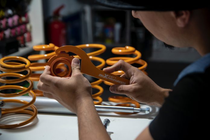 bajajpeg_30509797257_e96accf339_o-wps图片 how to adjust coilovers